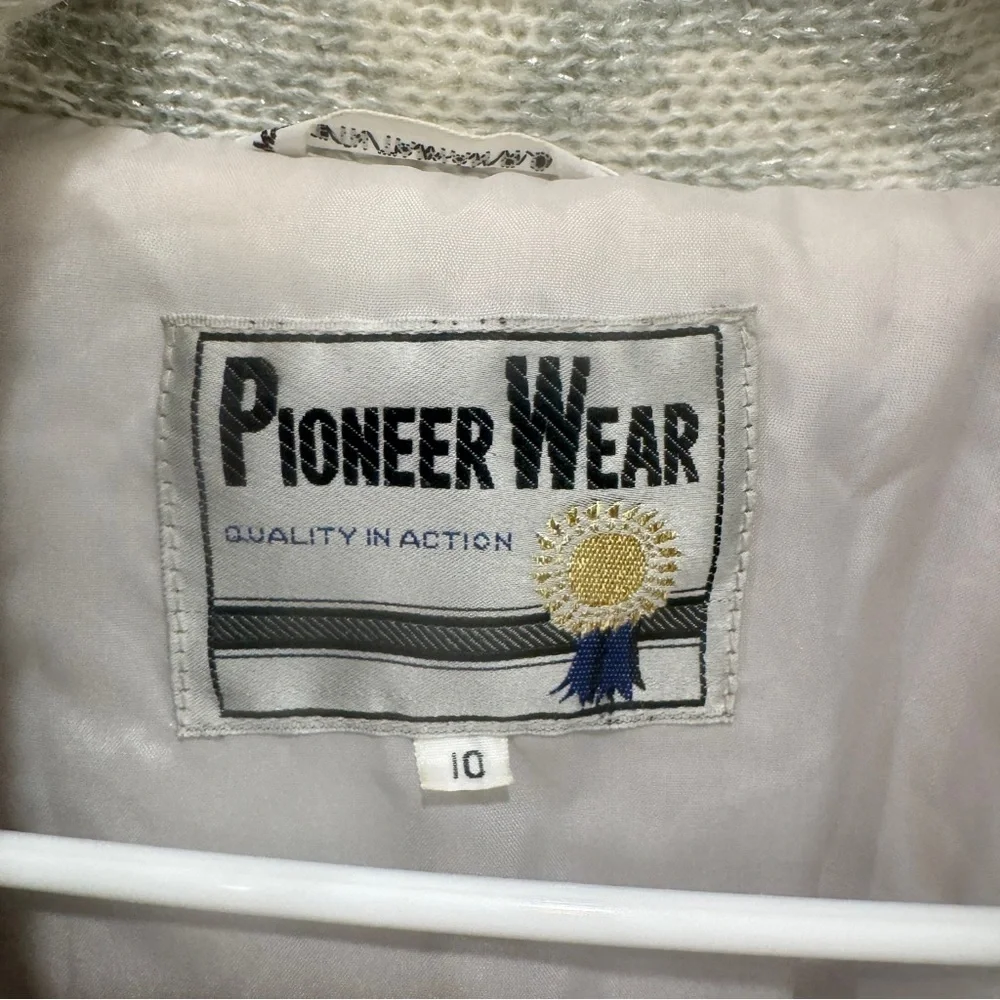 Vintage Pioneer Wear Knit Coat Womens 10 Gray Metallic Striped Long Length - Picture 4 of 10